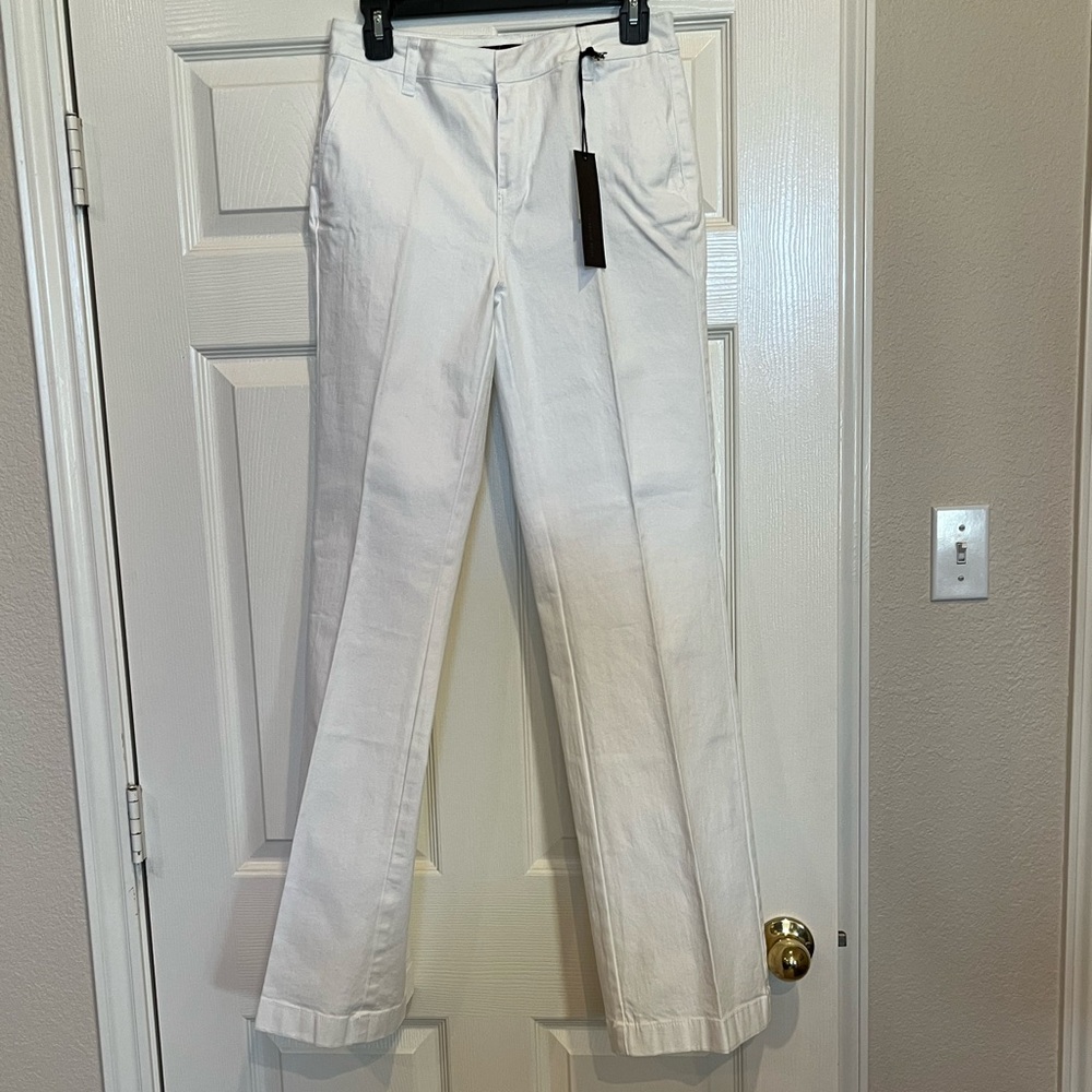 White trouser jean, size 4
Coldwater Creek